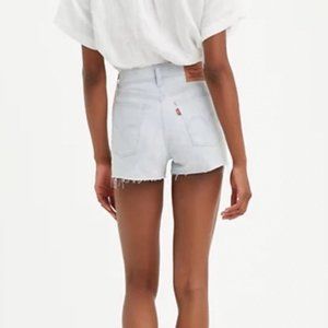 Levi’s High Rise Cut Off Jean Shorts in Light Wash | 29